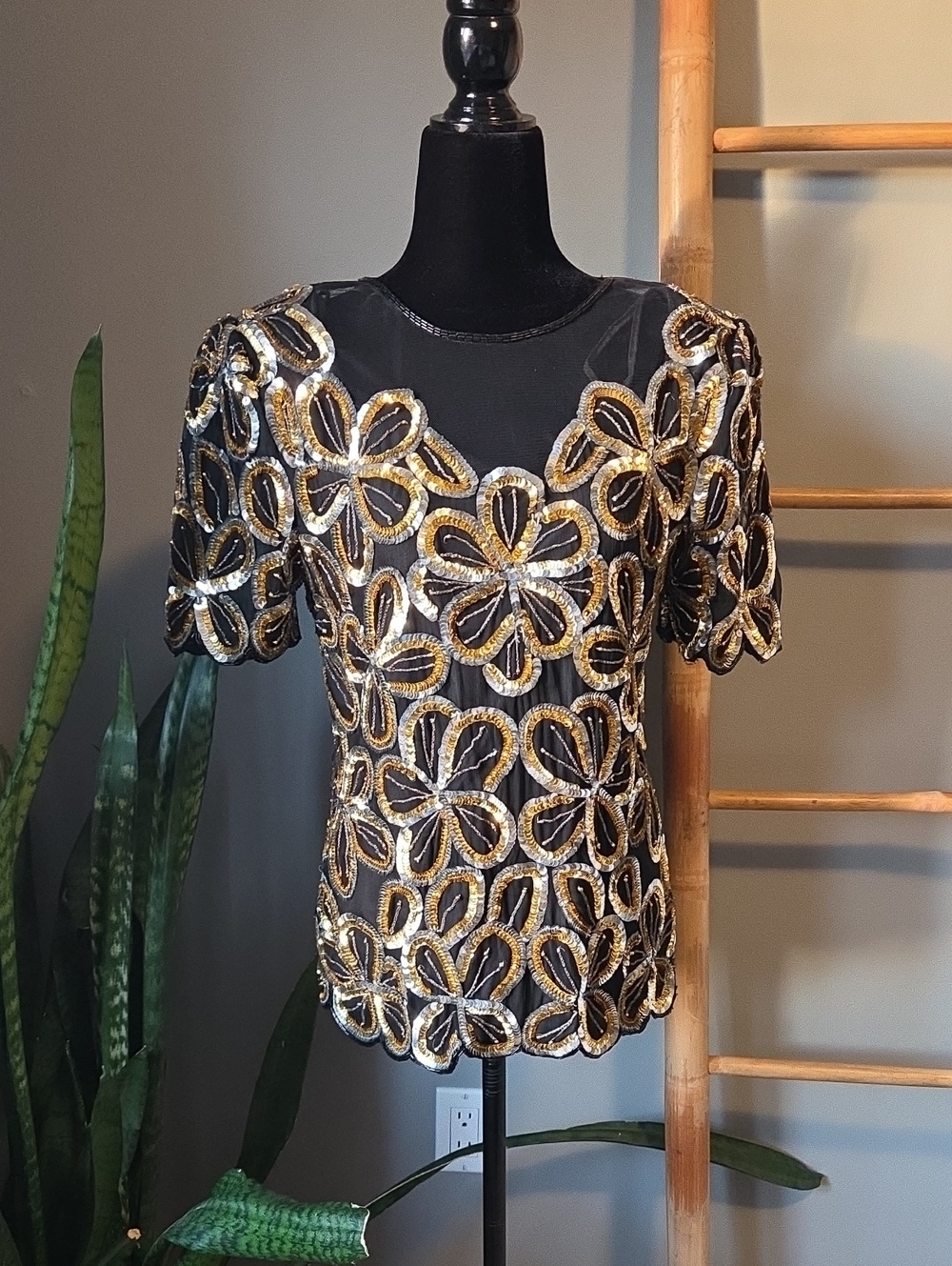 Black & Gold Floral Sequin Short Sleeve Top